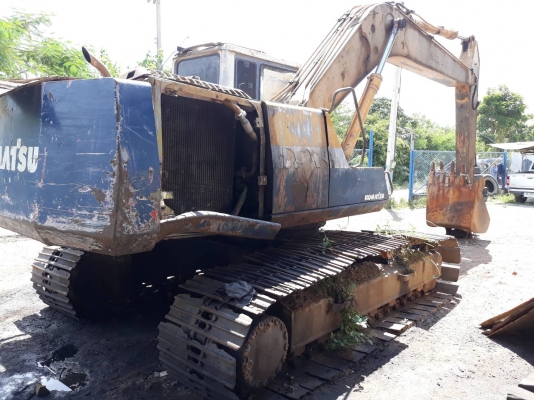 รถแม็คโค PC 200/5 KOMATSU สภาพพร้อมใช้เอวดีแรงใช้ได้ไฟฟ้าคันเร่งครบรถอยู่สระบุรีค่ะสนใจติดต่อสอบบถามข้อมูลราคาคุยกันได้ค่ะ