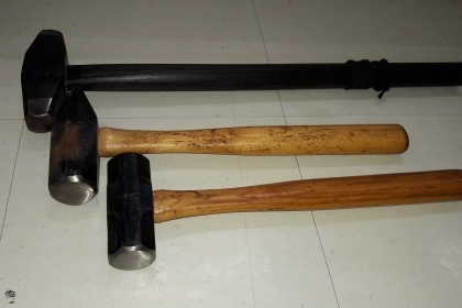 ขายค้อนทุบงานโบราณขนาด 3 1/3Lbs Made in USA.เก่าด้ามไม้สวยงาม