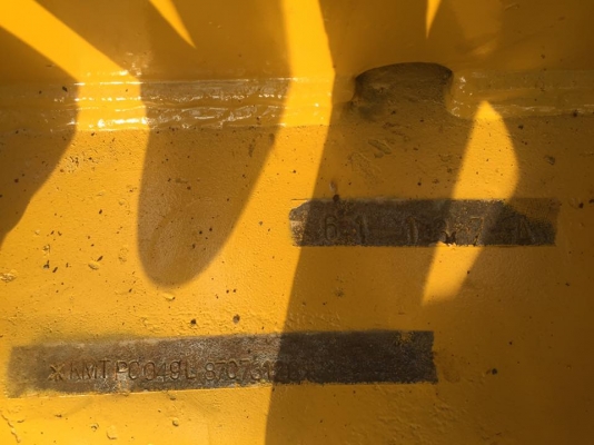 KOMATSU PC200-7 KOMATSU PC200-7