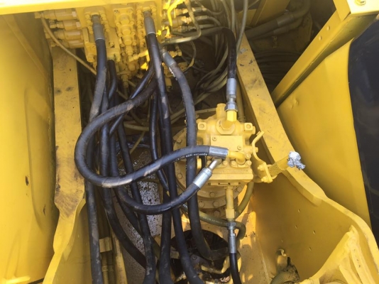 KOMATSU PC200-7 KOMATSU PC200-7