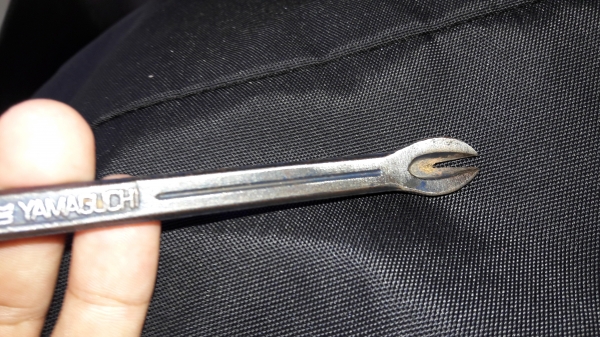 ขายชแลงญี่ปุ่นสภาพดี ตราไก่ขนาดจิ๋ว  Made in Japan.งานเก่าเหล็กดี