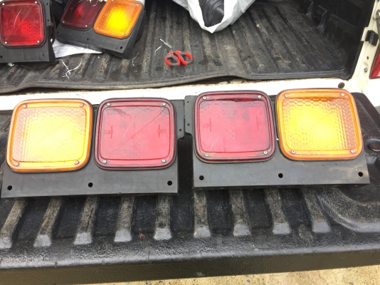 ไฟท้าย แท้ติดรถ HINO FUSO ISUZU ไฟท้าย แท้ติดรถ HINO FUSO ISUZU