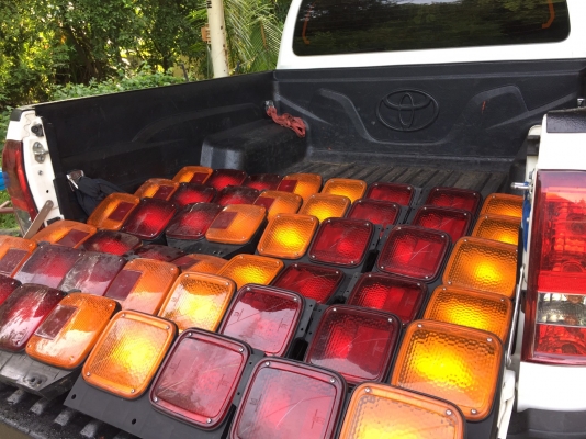 ไฟท้าย แท้ติดรถ HINO FUSO ISUZU