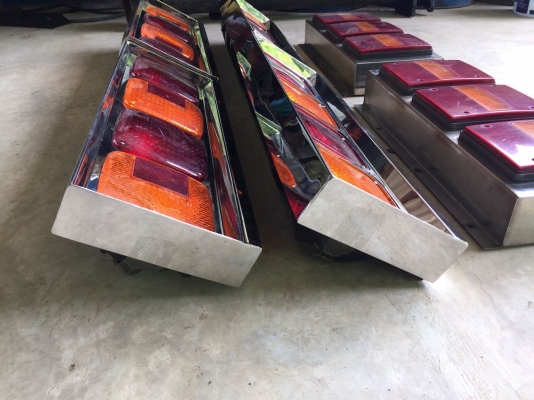 ไฟท้าย แท้ติดรถ HINO FUSO ISUZU ไฟท้าย แท้ติดรถ HINO FUSO ISUZU