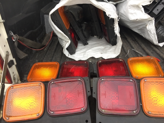 ไฟท้าย แท้ติดรถ HINO FUSO ISUZU ไฟท้าย แท้ติดรถ HINO FUSO ISUZU