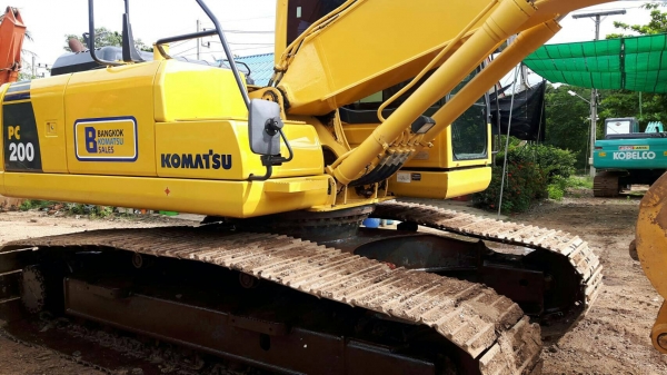 ขายด่วน!! Komatsu PC200-8 MO ไมล์ ชั่วโมง 12,000 สภาพสวยๆๆค่ะ