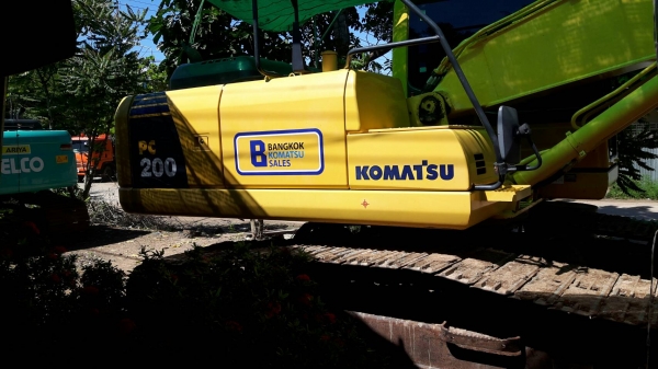 ขายด่วน!! Komatsu PC200-8 MO ไมล์ ชั่วโมง 12,000 สภาพสวยๆๆค่ะ
