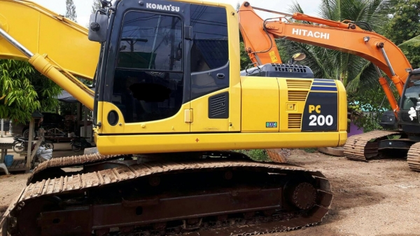 ขายด่วน!! Komatsu PC200-8 MO ไมล์ ชั่วโมง 12,000 สภาพสวยๆๆค่ะ