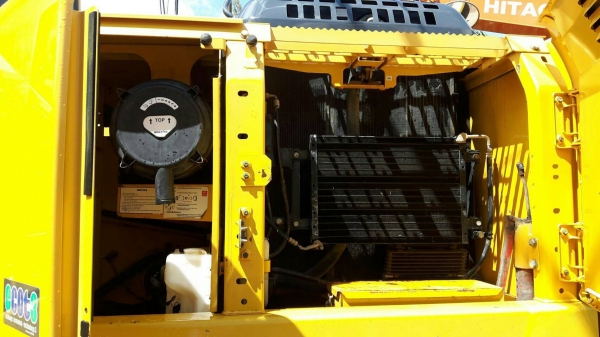 ขายด่วน!! Komatsu PC200-8 MO ไมล์ ชั่วโมง 12,000 สภาพสวยๆๆค่ะ