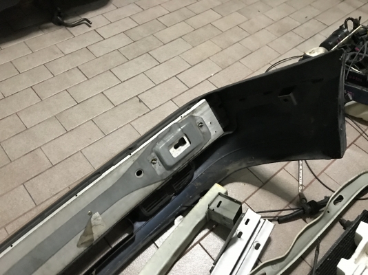 กันชนหน้า VOLVO 850 ซับในกันชนครบเก่าญี่ปุ่นสภาพดี