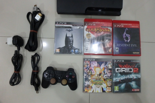 ลดราคา-เกมส์เพลย์3 Play Station III 320 GB รุ่น CECH-3012B สภาพดี อุปกรณ์ครบ เล่นได้ปกติ แถมแผ่นเกมส์แท้ 5 เกมส์