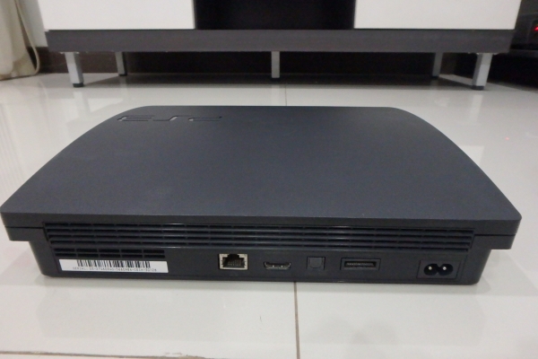 ลดราคา-เกมส์เพลย์3 Play Station III 320 GB รุ่น CECH-3012B สภาพดี อุปกรณ์ครบ เล่นได้ปกติ แถมแผ่นเกมส์แท้ 5 เกมส์