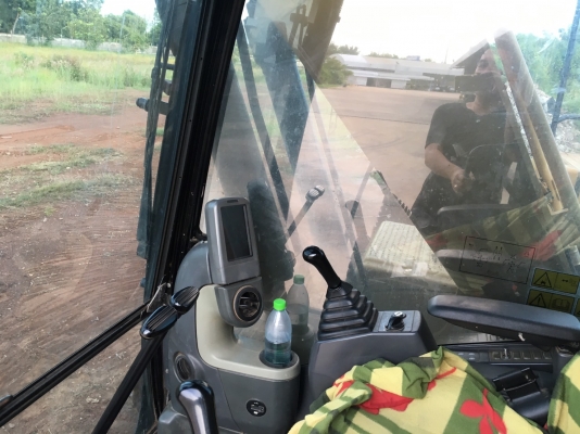 ขาย CAT 320D หลังคาดำสวยจัด( หมื่นชั่วโมงนิดๆ ) ราคาคุยกันครับ