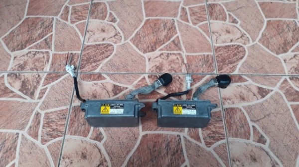 บัลลาสต์ ไฟหน้า Toyota Crown JZS151