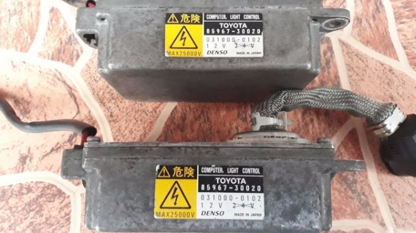 บัลลาสต์ ไฟหน้า Toyota Crown JZS151