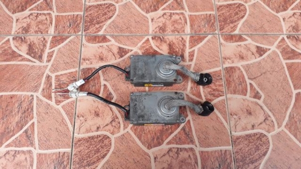 บัลลาสต์ ไฟหน้า Toyota Crown JZS151