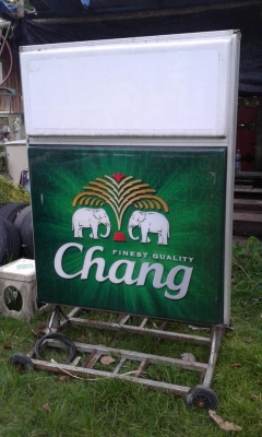 ป้ายไฟตั้งพื้น