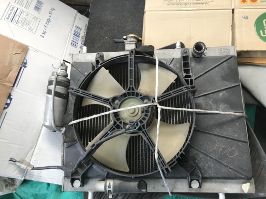 หม้อน้ำมิเนียมติดพัดลมเเผงเเอร์เก่าญี่ปุ่นเเท้สภาพสวย