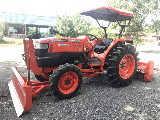 ขายรถไถคูโบต้า L4508(4WD)2เพลา   รถทำงาน 1,400 ชั่วโมง สภาพพร้อมใช้งานทุกระบบสมบูรณ์ ราคา 298,000 บาท โทร 081-9136451 คุนโบว์ ขายพร้อมอุปกรณ์ ใบมีดหน้าและโลเตอร์รีจอบหมุน