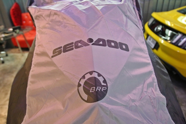 ผ้าคลุมJETSKI Yamaha,seadoo รุ่น2ที่นั่งเเละ3ที่นั่ง2,500b. ผ้าคลุมJETSKI Yamaha,seadoo รุ่น2ที่นั่งเเละ3ที่นั่ง2,500b.