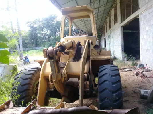 ขายรถตักล้อยาง CAT 916 สภาพพร้อมไช้