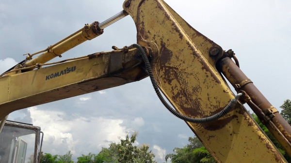 KOMATSU PC120-3 เครื่องปั้มช่วงล่างดี ใช้งานได้ดี อยู่หนองบัวลำภู ราคา280,000บ สนใจ 0835601591 หรือ 0903494058