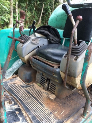 KOMATSU PC30-7 รถใช้งานตามปกติ ทำงานดีปั้มไม่โหลด เครื่องดี ราคาต่อรองได้ ติดต่อ 0872976734