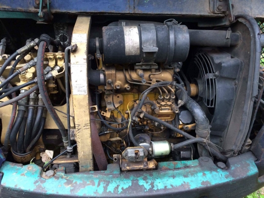 KOMATSU PC30-7 รถใช้งานตามปกติ ทำงานดีปั้มไม่โหลด เครื่องดี ราคาต่อรองได้ ติดต่อ 0872976734
