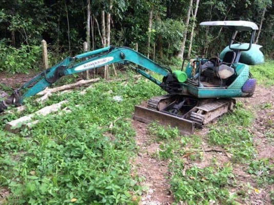 KOMATSU PC30-7 รถใช้งานตามปกติ ทำงานดีปั้มไม่โหลด เครื่องดี ราคาต่อรองได้ ติดต่อ 0872976734