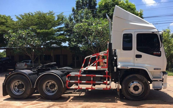 ขายด่วน!!!...รถบรรทุก 10 ล้อหัวลาก ISUZU DECA เครื่องดี ครัชซีสวย แอร์เย็น พร้อมใช้งาน 0812949612