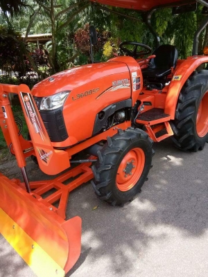 ขายคูโบต้า  L3608SP (4wd)  สภาพสวยๆนางงามเลยค่ะ รถเกรดเอ!! สีเดิมๆ  #ใช้งานน้อยเพียง323 ชม.  #มีอุปกรณ ์ดันหน้า(ของใหม่)➕หางตัดหญ้า(ใหม่) ขนาด 1.30 เมตร #เล่มทะเบียนพร้อม#บริการจัดส่งทั่วไทย???? #สนใจโทร082-298-9243 แม็ก