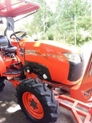 ขายคูโบต้า  L3608SP (4wd)  สภาพสวยๆนางงามเลยค่ะ รถเกรดเอ!! สีเดิมๆ  #ใช้งานน้อยเพียง323 ชม.  #มีอุปกรณ ์ดันหน้า(ของใหม่)➕หางตัดหญ้า(ใหม่) ขนาด 1.30 เมตร #เล่มทะเบียนพร้อม#บริการจัดส่งทั่วไทย???? #สนใจโทร082-298-9243 แม็ก