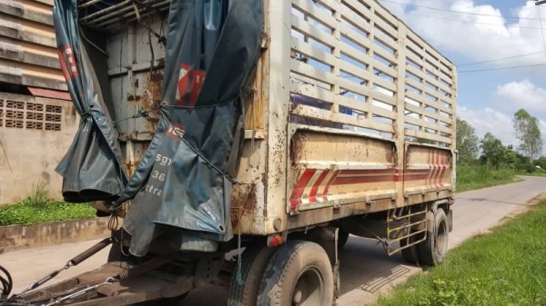 ขาย 195,000 ลูกพ่วง 2 เพลา ไม่ดั้ม ยาว 6 เมตร ช่วงล่างเพลาเหลี่ยม ทะเบียนพร้อมโอน รถอยู่ จ.อุดรธานี090-772-3710,090-772-3708