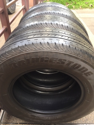 ยาง Bridgestone 215 70 15 กลางปี16 ดอกเต็ม ไม่มีปะ ใช้ยาว ราคาไม่แพง ยาง Bridgestone 215 70 15 กลางปี16 ดอกเต็ม ไม่มีปะ ใช้ยาว ราคาไม่แพง