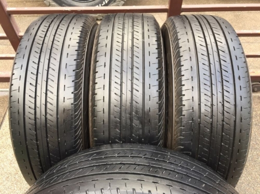 ยาง Bridgestone 215 70 15 กลางปี16 ดอกเต็ม ไม่มีปะ ใช้ยาว ราคาไม่แพง ยาง Bridgestone 215 70 15 กลางปี16 ดอกเต็ม ไม่มีปะ ใช้ยาว ราคาไม่แพง