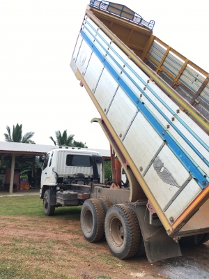 ขาย 10 ล้อดั้ม  270 แรง ปี 57