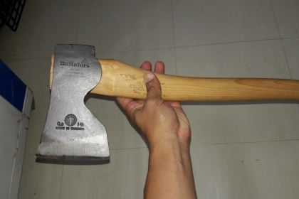 ขายขวานช่างไม้ขวานถากไม้1 3/4ปอนด้ามไม้ฮิคกอรี่ Made in Sweden.