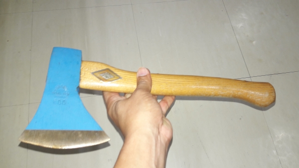 ขายขวานตราตาMade in Germany.ขนาด600กรัม ด้ามไม้ใหม่เก่าเก็บคมๆ