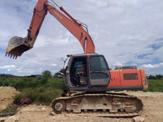 ขายด่วน!! Hitachi ZX200-1 ไมล์ ชม. 10,973 สภาพพร้อมใช้ค่ะ