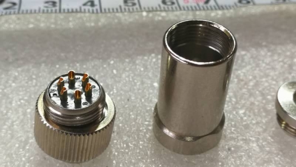 10อัน 200บ.ส่งฟรี083-2000058 LINE ID: line832923 Connector ของใหม่แบบสวมชนิด 6 พิน โครงสร้างโลหะแข็ง