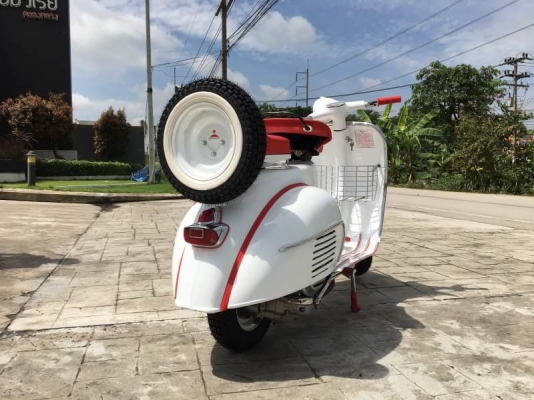 ขาย Vespa64 อินเดีย จัดทรง อิตาลี สีขาว เบาะแดงสวยๆครับ เครื่อง px หลีดวาวครับ บอดี้จมูกแท้ครับ ตะเกียบแท้ครับ ใครหาบอดี้แท้อยู่ไม่ควรพลาดครับคันนี้ ผ่าใหม่รับประกัน 5 เดือนครับ