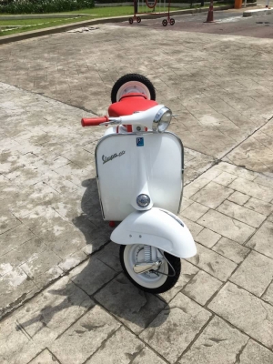 ขาย Vespa64 อินเดีย จัดทรง อิตาลี สีขาว เบาะแดงสวยๆครับ เครื่อง px หลีดวาวครับ บอดี้จมูกแท้ครับ ตะเกียบแท้ครับ ใครหาบอดี้แท้อยู่ไม่ควรพลาดครับคันนี้ ผ่าใหม่รับประกัน 5 เดือนครับ