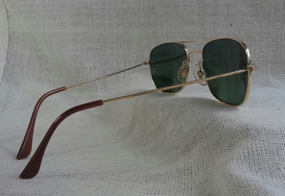 แว่นตาเฟรนช์โกลฟิลด์ 14 K ยุค &#039;60s โมเดล &#039;สี่เหลี่ยมผืนผ้า - นักบิน&#039; ราคาพิเศษ ! Vint