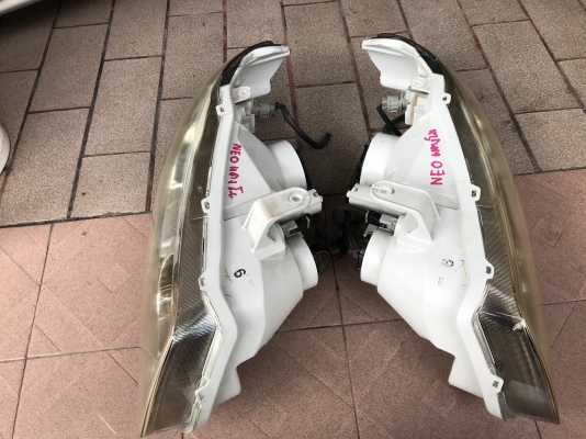 ไฟหน้า NISSAN NEO ตัวท้ายเเตงโมเก่าญี่ปุ่นสภาพดี
