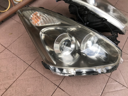 ไฟหน้า WISH ตัวไมเนอรซีน่อนเเท้เก่าญี่ปุ่นขามีหัก1ข้างตามรูปเชื่อมได้ครับ ไฟหน้า WISH ตัวไมเนอรซีน่อนเเท้เก่าญี่ปุ่นขามีหัก1ข้างตามรูปเชื่อมได้ครับ