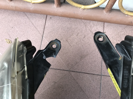 ไฟหน้า WISH ตัวไมเนอรซีน่อนเเท้เก่าญี่ปุ่นขามีหัก1ข้างตามรูปเชื่อมได้ครับ ไฟหน้า WISH ตัวไมเนอรซีน่อนเเท้เก่าญี่ปุ่นขามีหัก1ข้างตามรูปเชื่อมได้ครับ