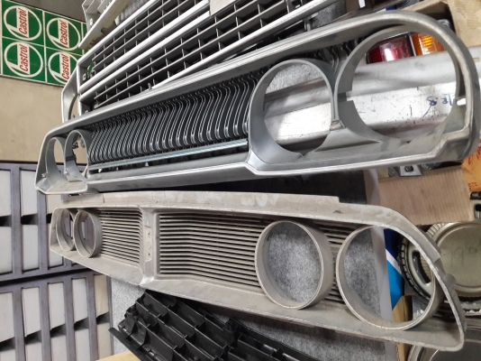 ขาย กระจังหน้าใหม่เก่าเก็บ ????Toyopet mark ll  ขาย3000-฿ ????Datsun 160j ขาย2500-฿ สนใจสอบถามได้☎081-791-5677 พิกัดบางกะปิ กทม.