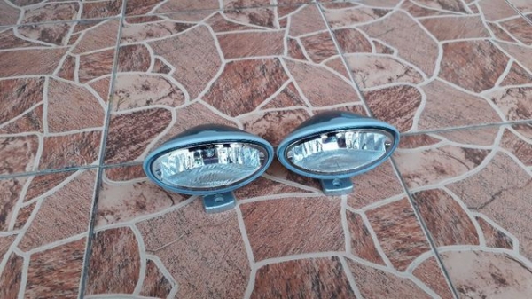 ไฟตัดหมอก เลนส์ใส ทรงวงรี แนวคลาสสิค จากญี่ปุ่น