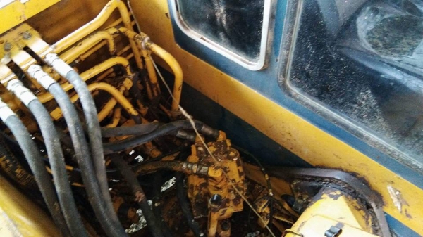 โคมัสสึ 60-5 พร้อมใช้ 320000 ต่อรอง 0847097532 โคมัสสึ 60-5 พร้อมใช้ 320000 ต่อรอง 0847097532