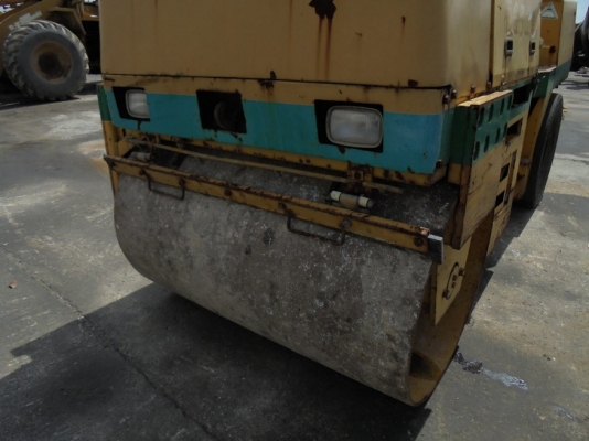 ขายรถบด/หน้าเหล็ก หลังยาง  ยี่ห้อ  KOMATSU รุ่น   JV40CW-1 เครื่องยนต์  D1100-bh เก่าจาก ญี่ปุ่น   ยังไม่เคยใช้งานในไทย ขายราคา 295,000 บาท